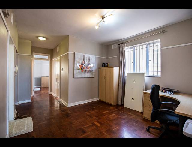2.5 BEDROOM APARTMENT FOR SALE IN GLENWOOD